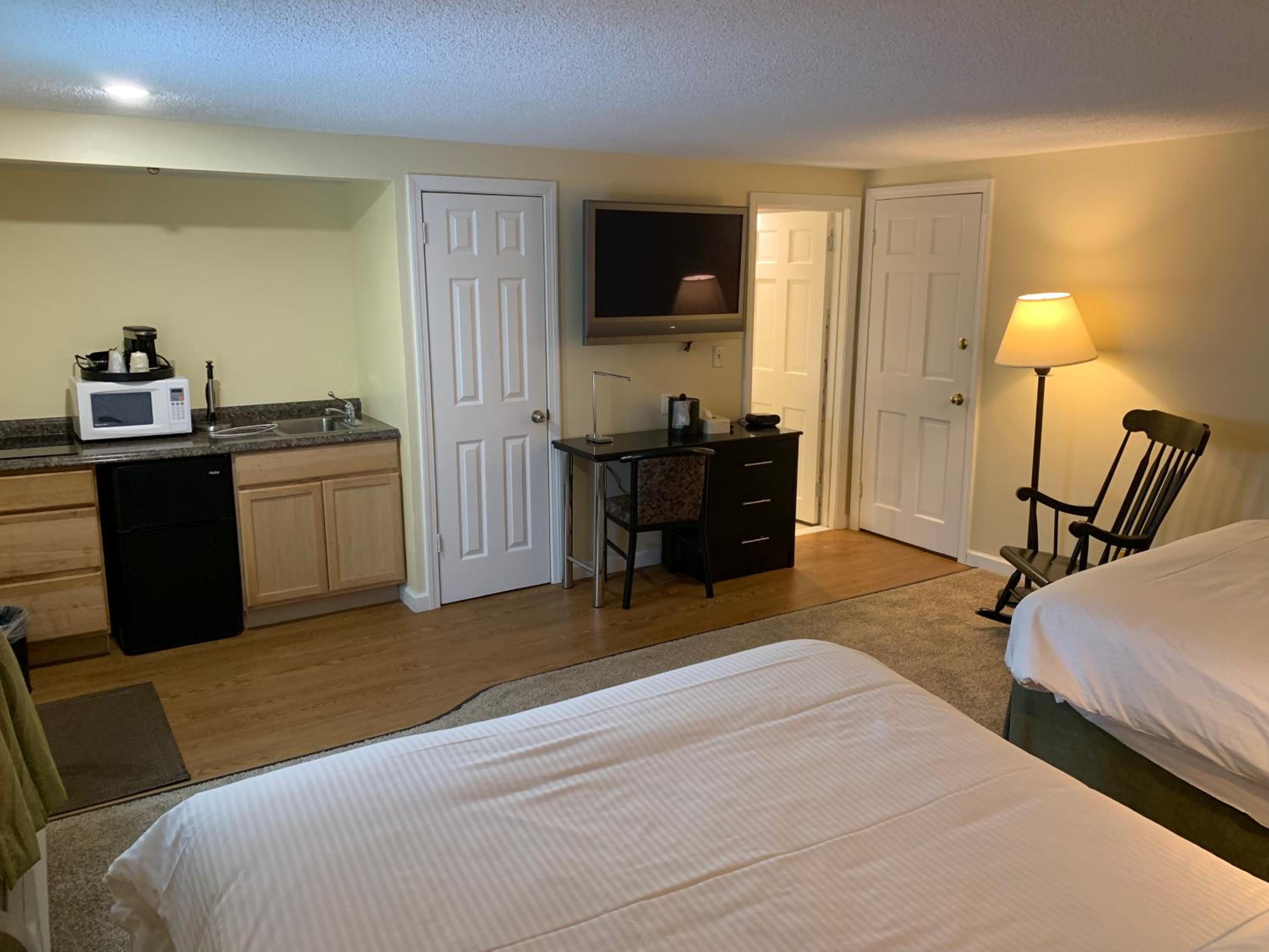 Deluxe, Queen Bed