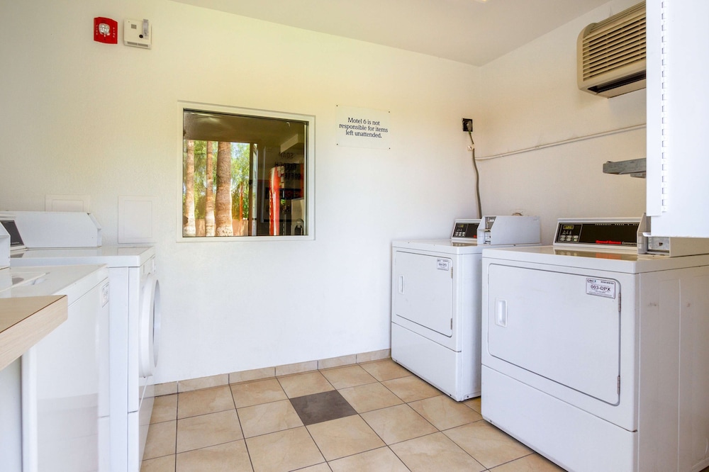 Motel6 Mesa, AZ - North 19/53