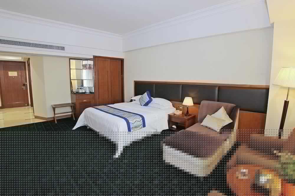 Gladden Hotel Jiangmen 5/61