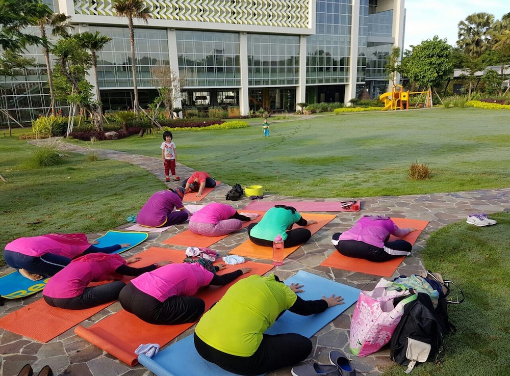 MaxOneHotels.com at Resort Makassar 55/57
