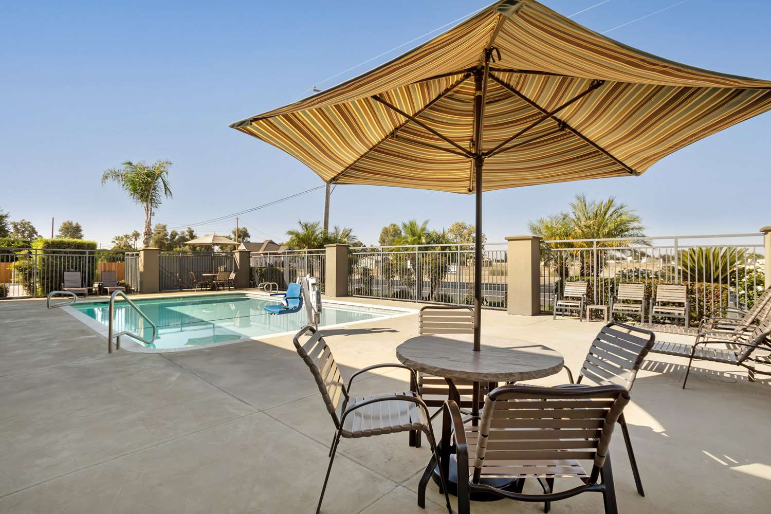 Best Western Exeter Inn & Suites 4/10