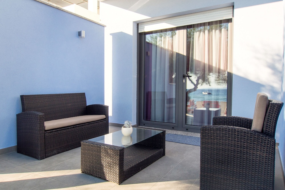 Beachfront Villa Mediteran 23/50
