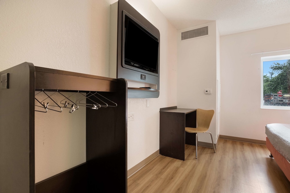 Motel6 Orlando, FL - International Dr 22/39