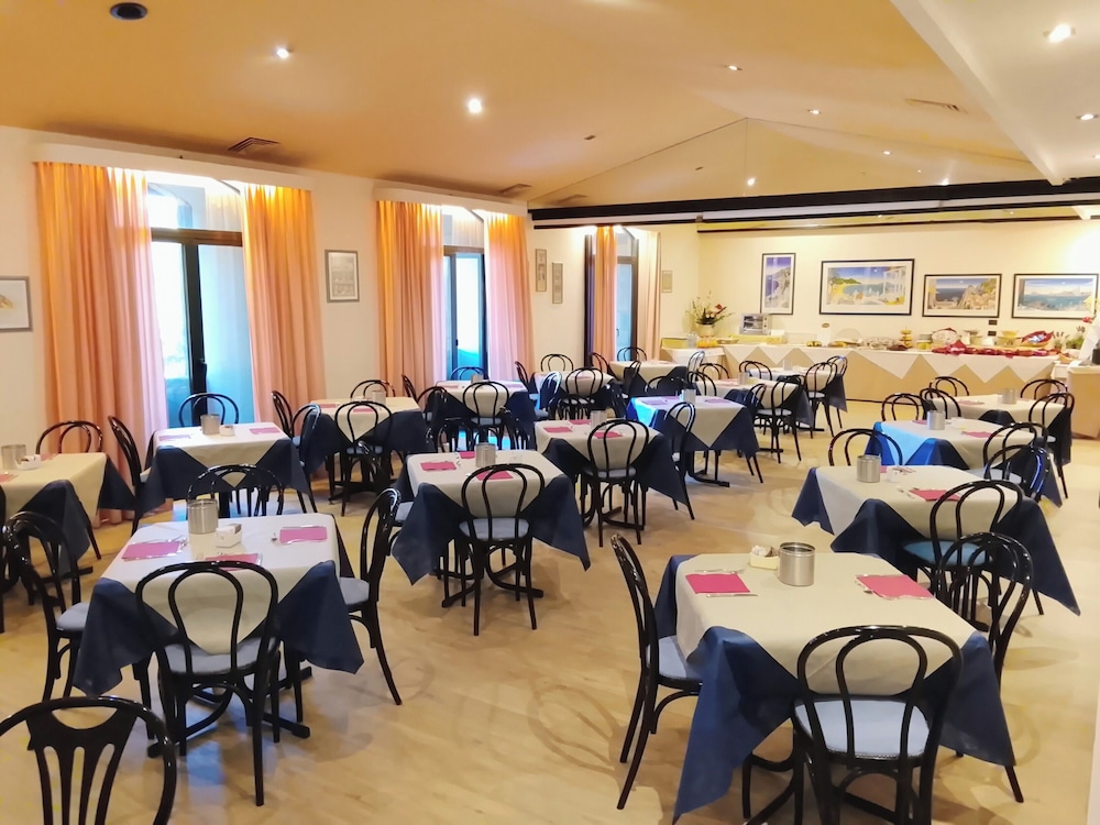 Balletti Palace Hotel 34/40