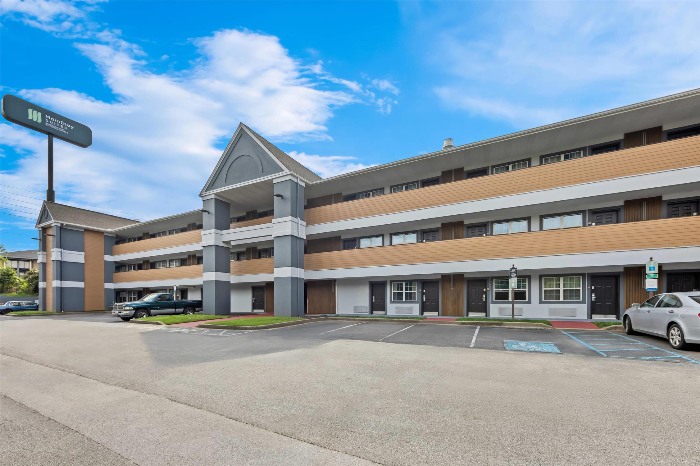 MainStay Suites Knoxville Cedar Bluff 15/23