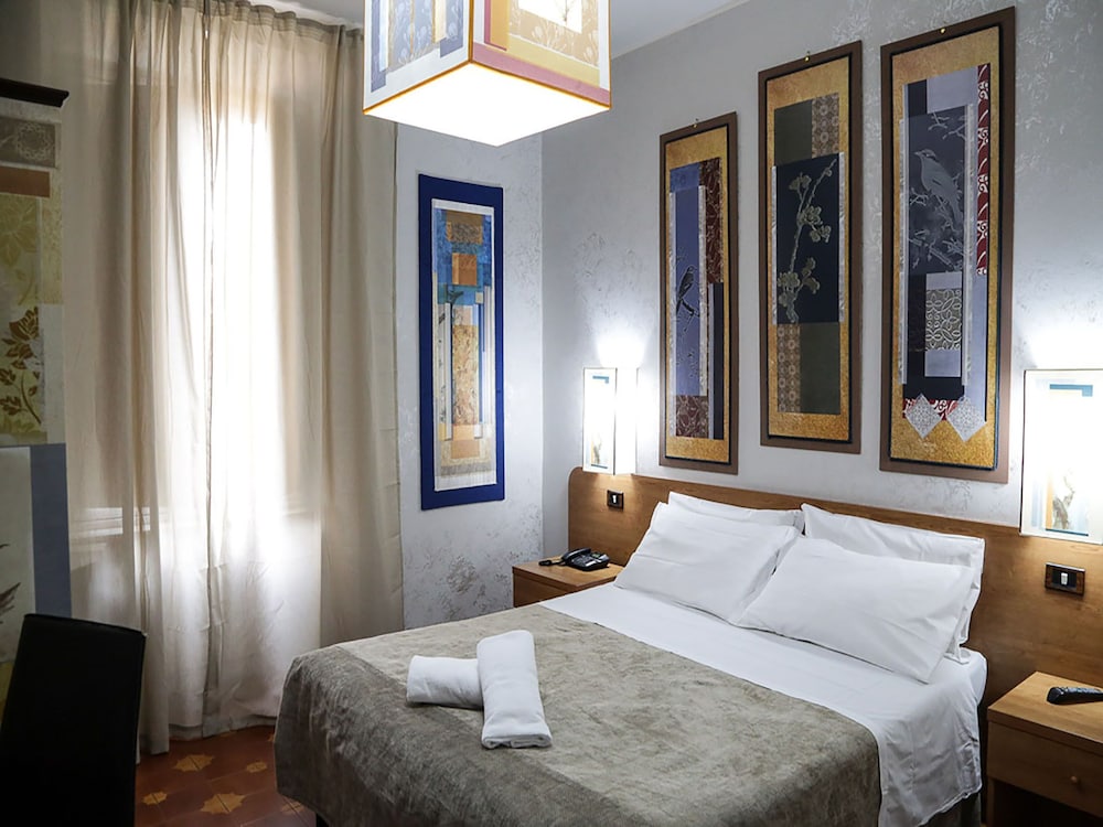 Hotel Roma Room 14/50