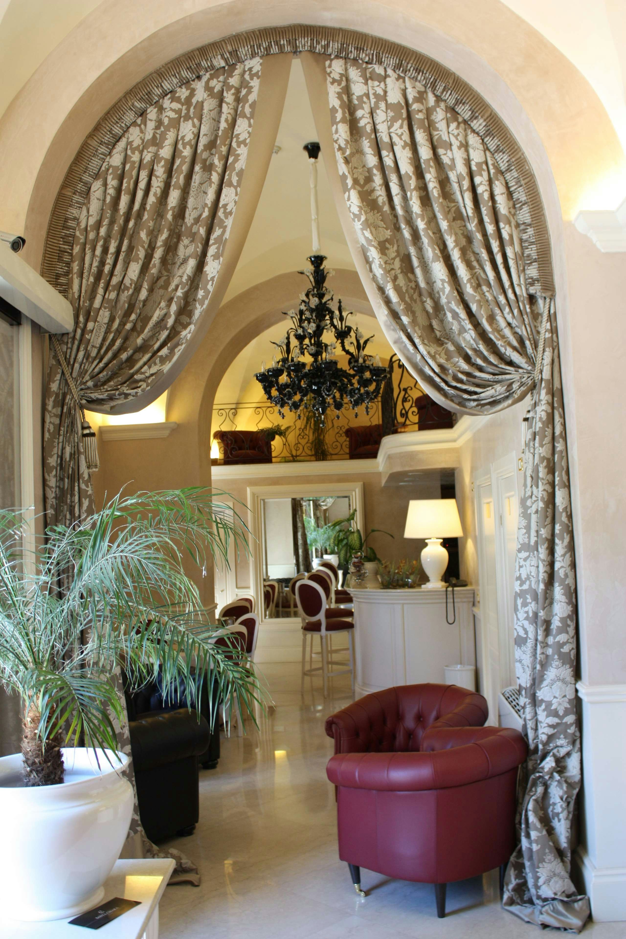 Suite Hotel Santa Chiara 36/50