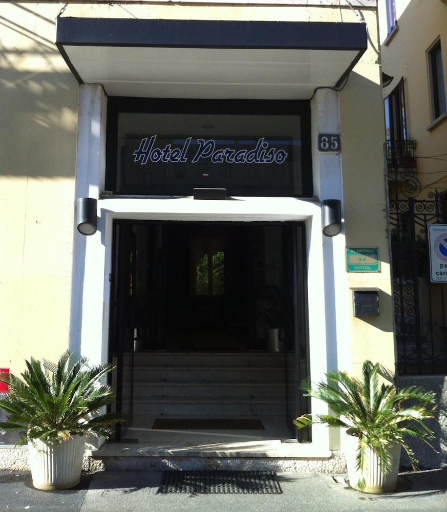 Hotel Paradiso 7/40
