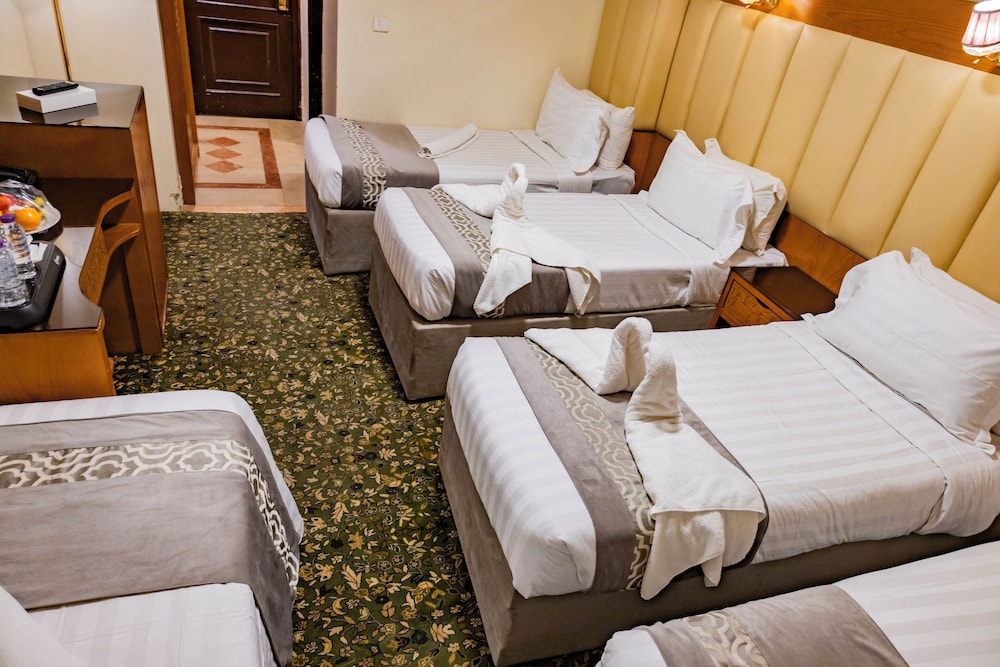 جراند زوار(Grand Zowar Hotel) 10/21