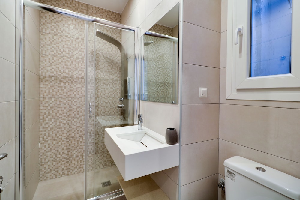 Athens Comfort Suites and Apartments 9/34