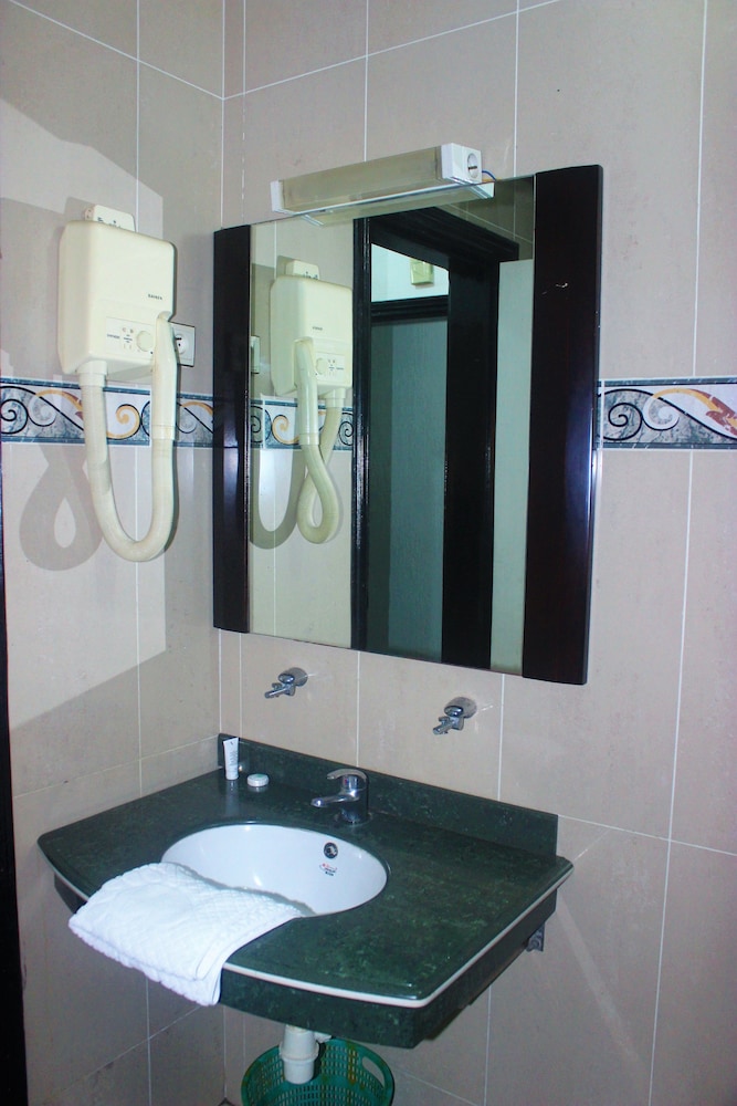 Riviera Hotel Benin 42/42