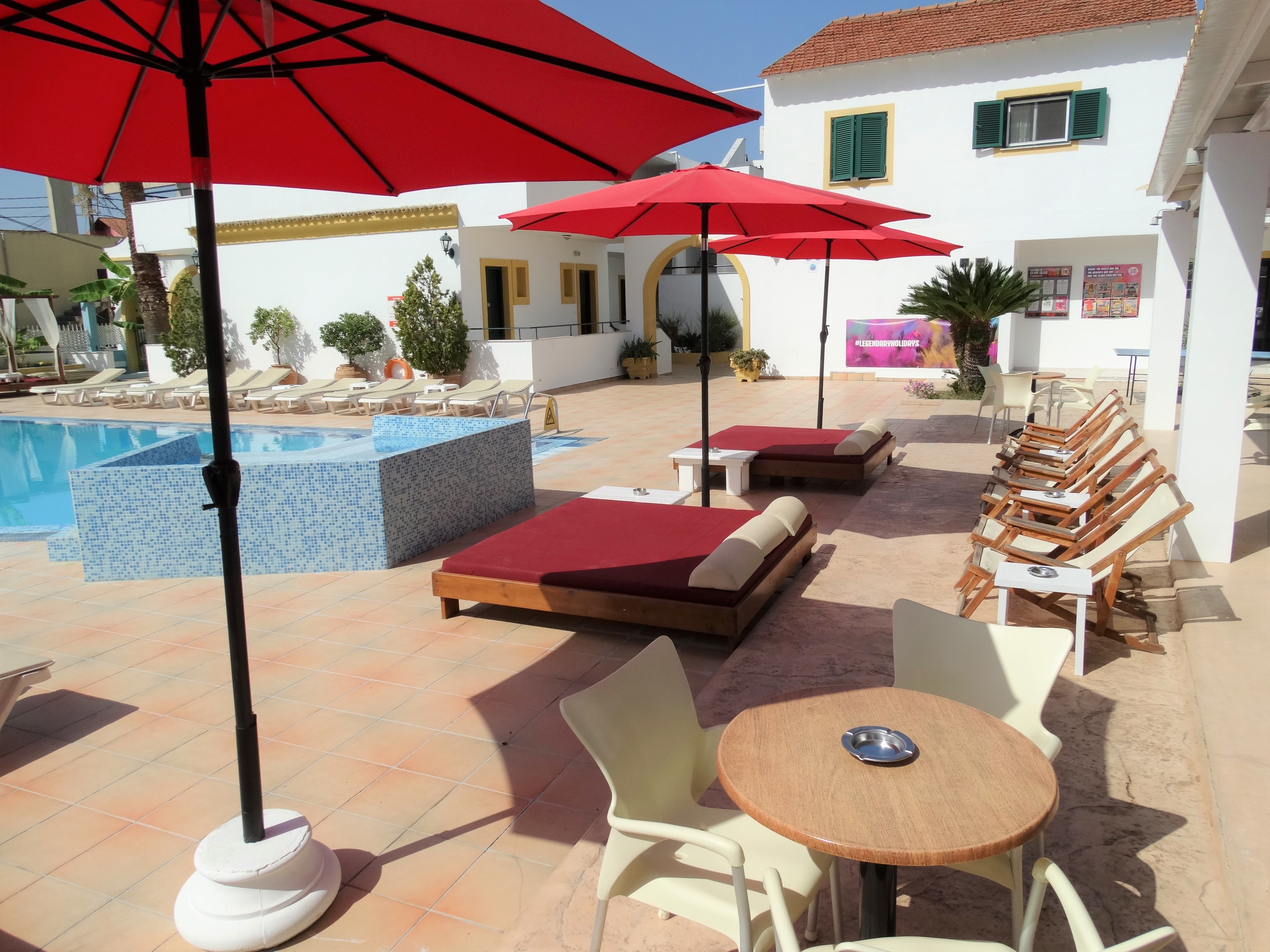 Oasis Beach Club 16/42