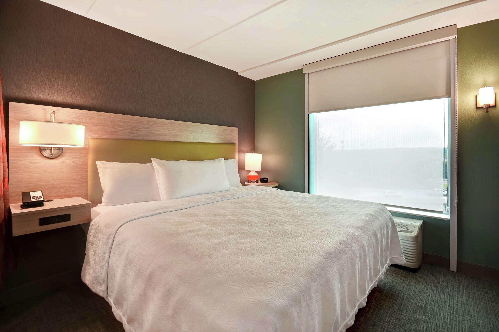 SUITE, KING BED, ACCESSIBLE