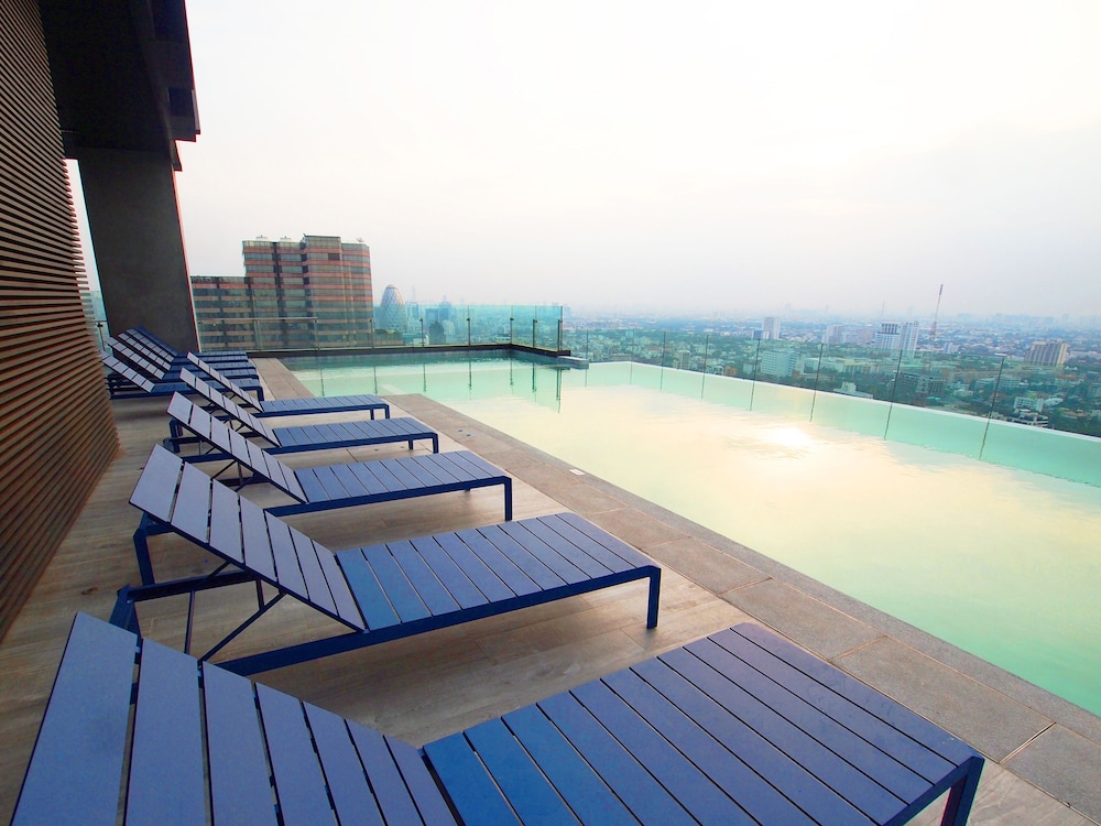 The Quarter Hotel Ari 46/50