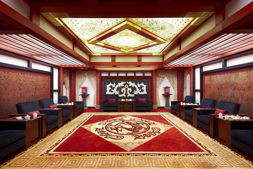 The Lakeview Hotel 18/25