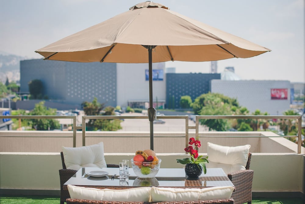Louis V Hotel 53/68