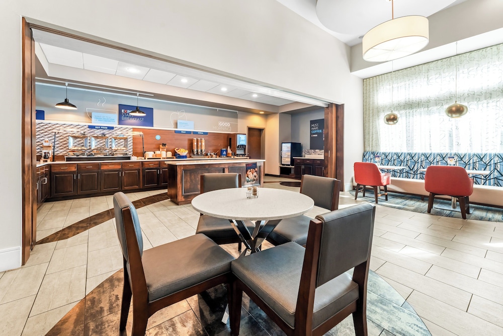 Holiday Inn Express Hotel And Suites Albany 50/67
