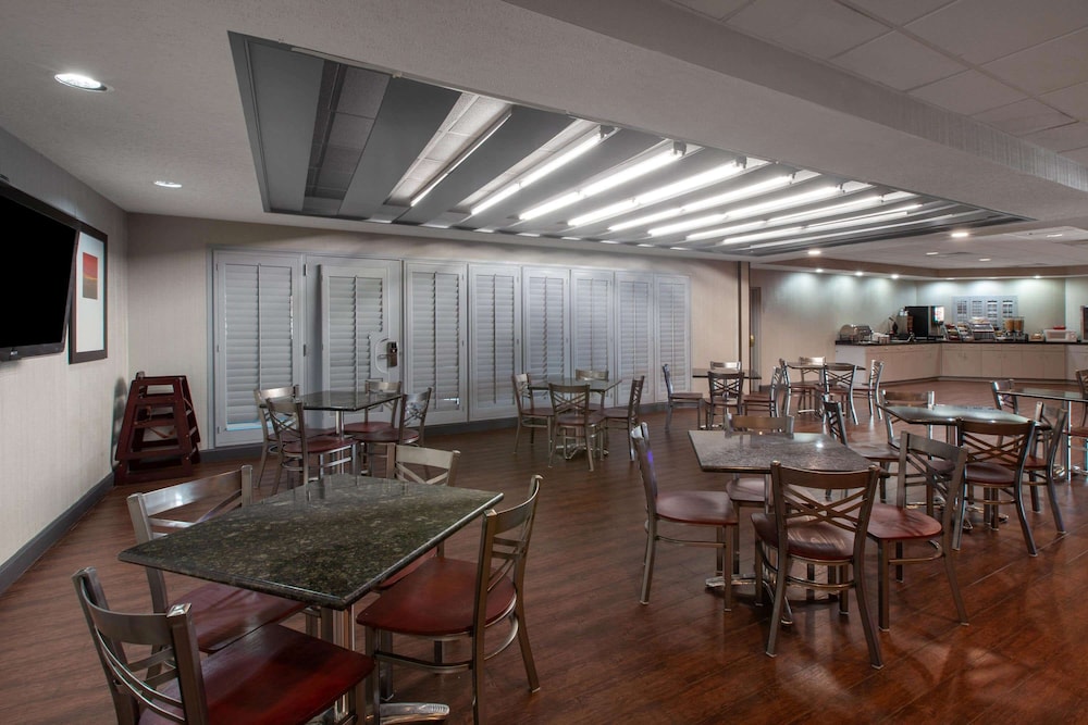Wingate by Wyndham Oklahoma City Airport 25/35