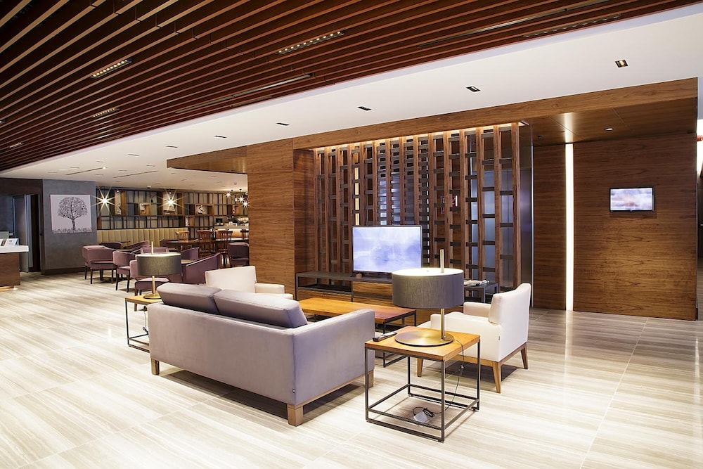 Bof Hotels Business 8/50
