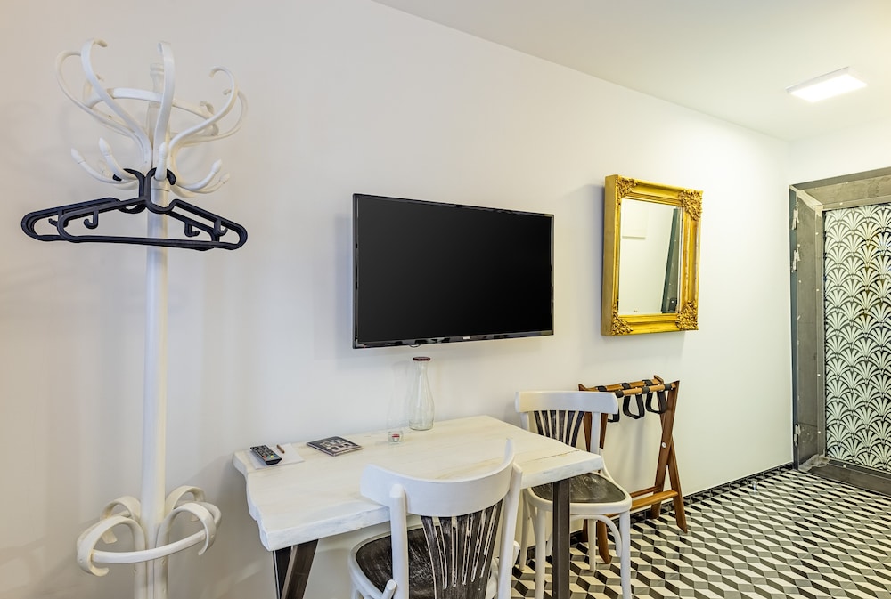 Villa Pera Suite Hotel 71/81