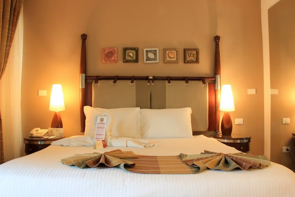 RETAJ HOTEL 8/61