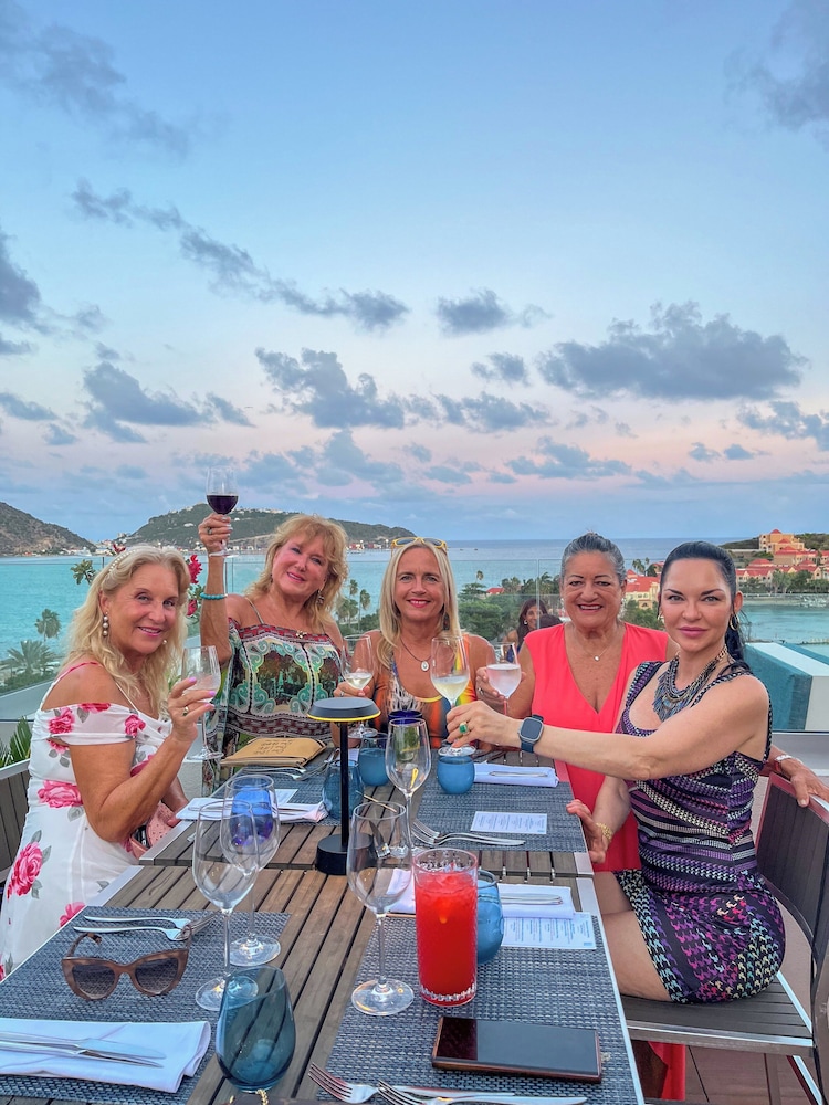 Divi Little Bay Beach Resort 41/50