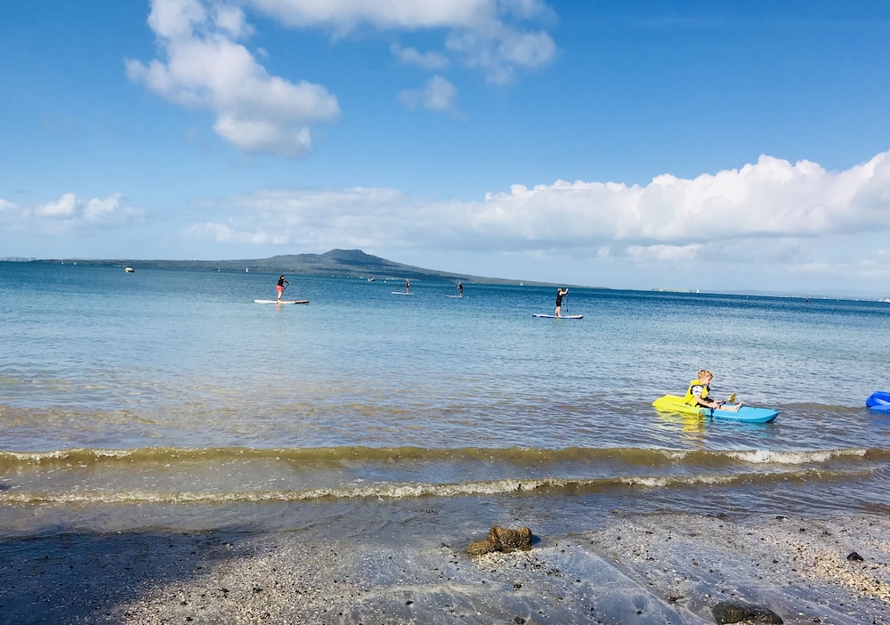 EMERALD INN ON TAKAPUNA BEACH photo2