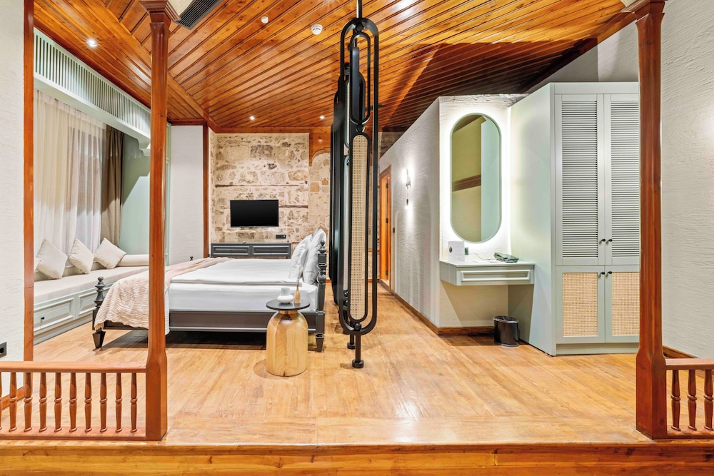 Belmondo Suites Old Town Antalya 24/50