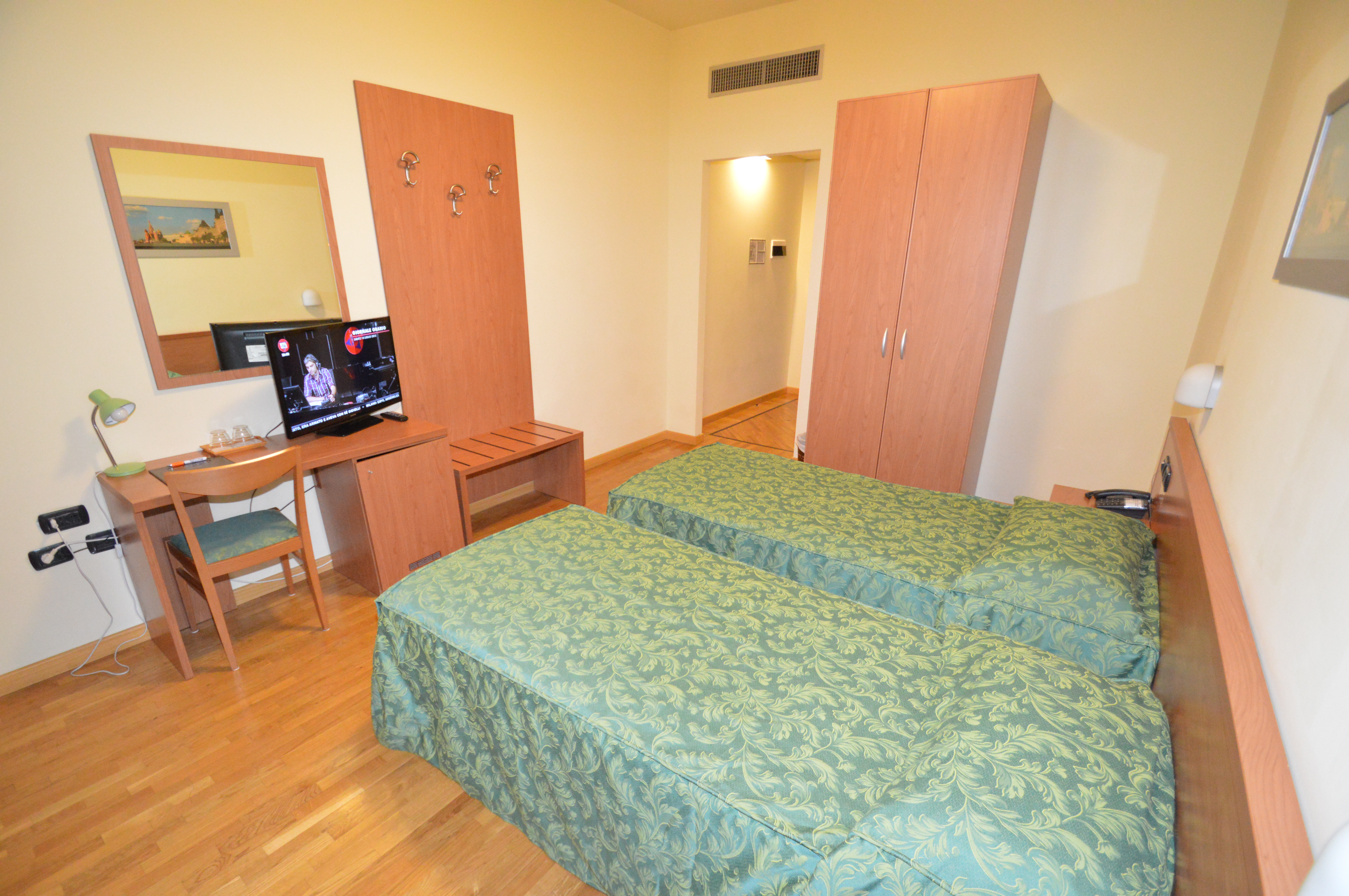 Standard, Twin Beds