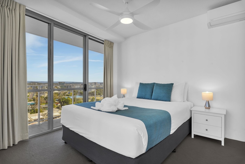 3 Bedrooms, Tower, Superior, 2 Queen and Twin Beds, Ocean View