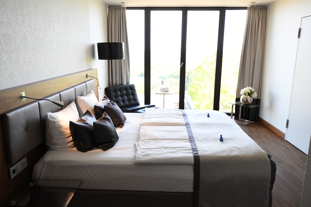 Schlosshotel Bad Wilhelmshohe 26/50