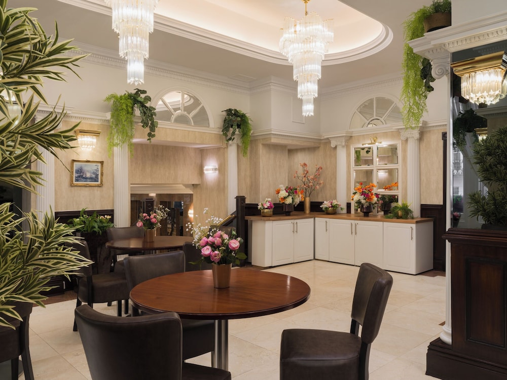 Royal Eagle Hotel 47/66