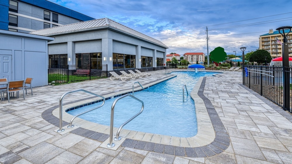 Holiday Inn Express Hotel and Suites Pigeon Forge/Near Dollywood 1/55