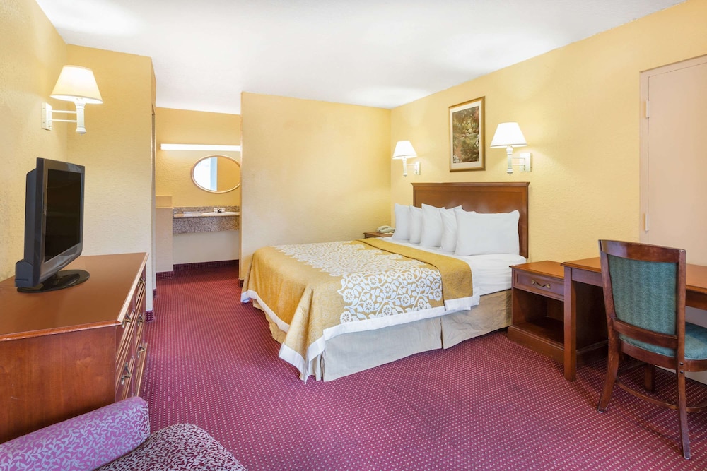 Howard Johnson by Wyndham Orlando/International Drive 16/34