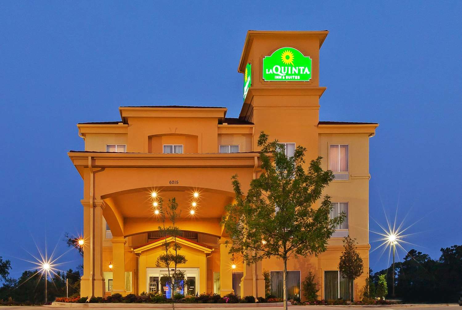 La Quinta Inn & Suites by Wyndham Marshall 1/27