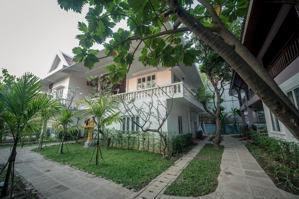 Lavender Angkor Boutique 38/50