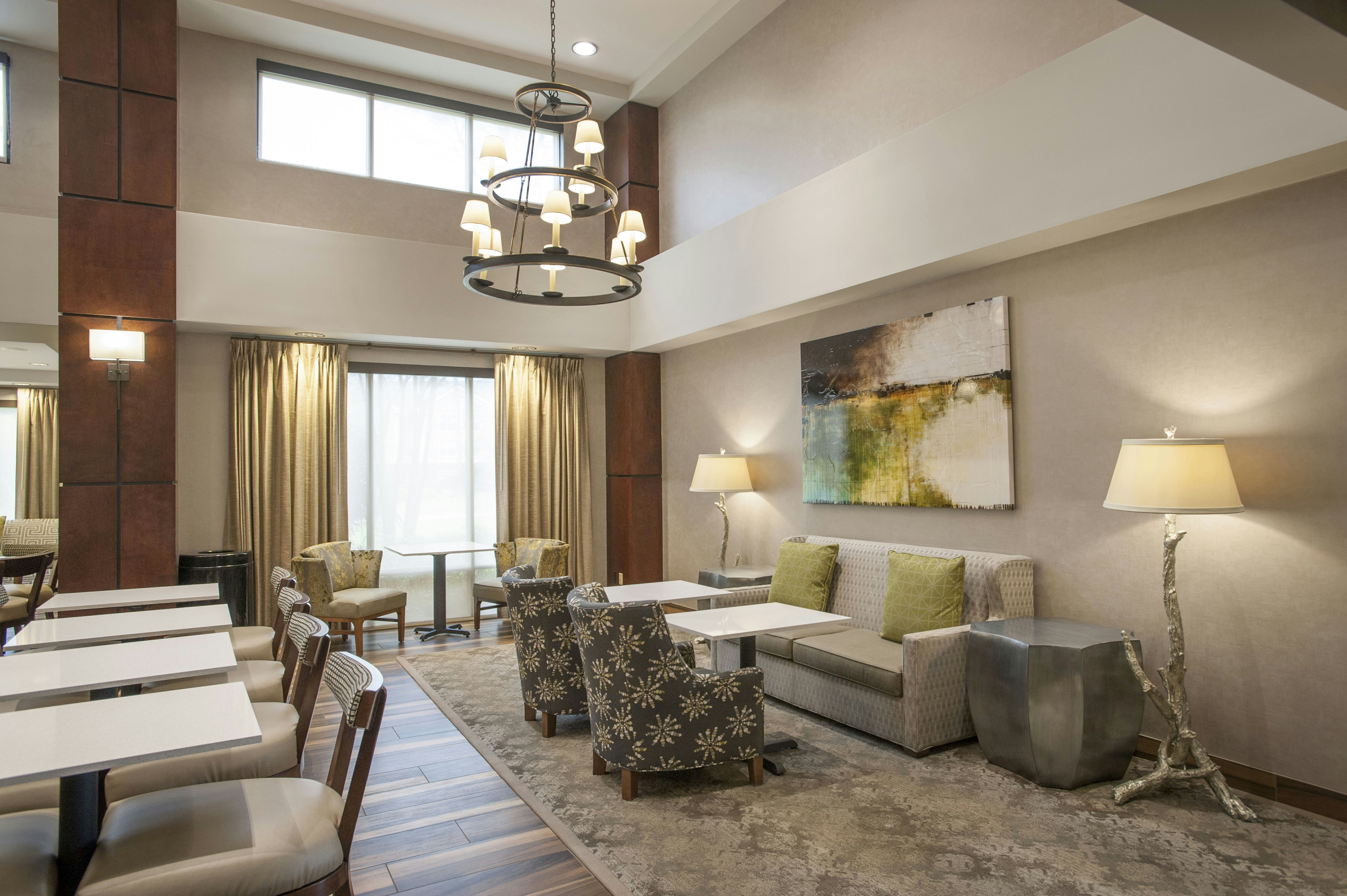 Hampton Inn & Suites Mobile Providence Park/Airport 34/56