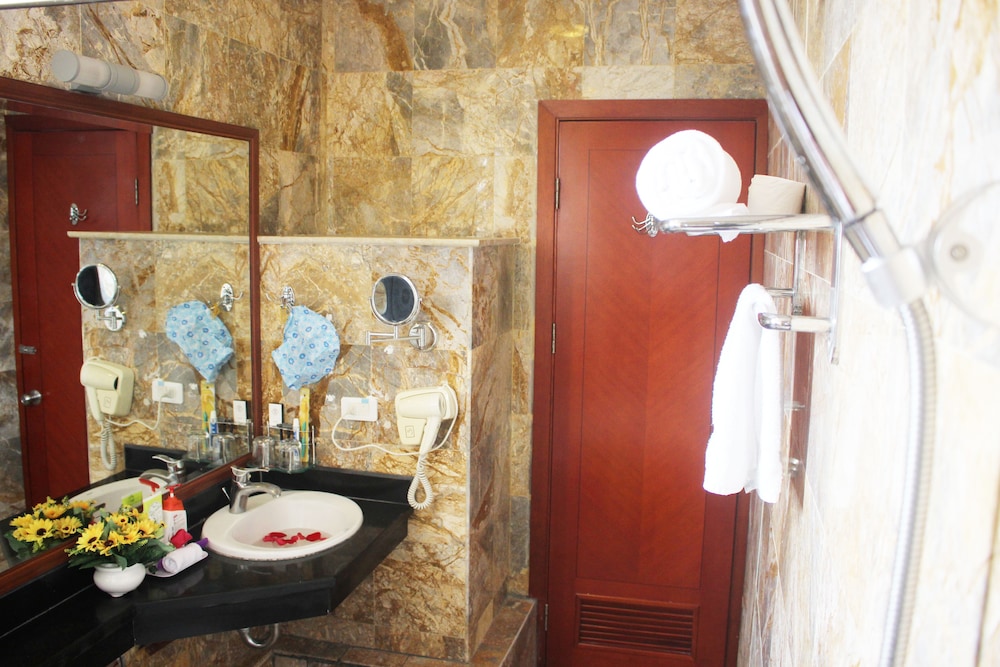 A25 Hotel 221 Bach Mai 11/59