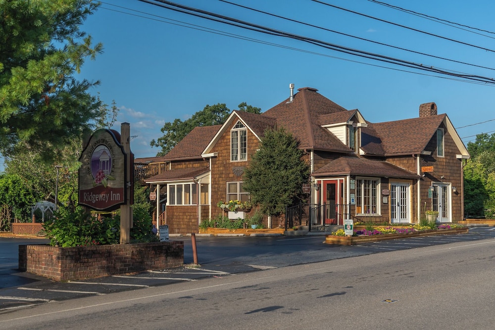 Ridgeway Inn 61/69