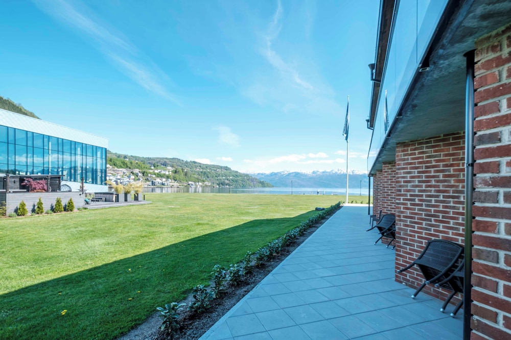Hardangerfjord Hotel 47/55