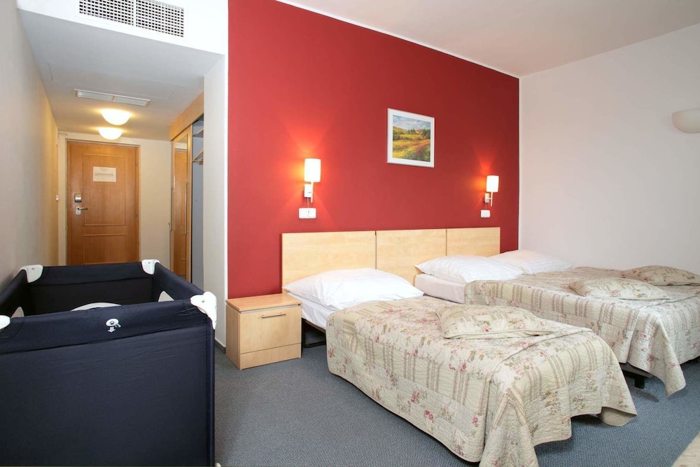 Hotel Chvalska Tvrz 18/68