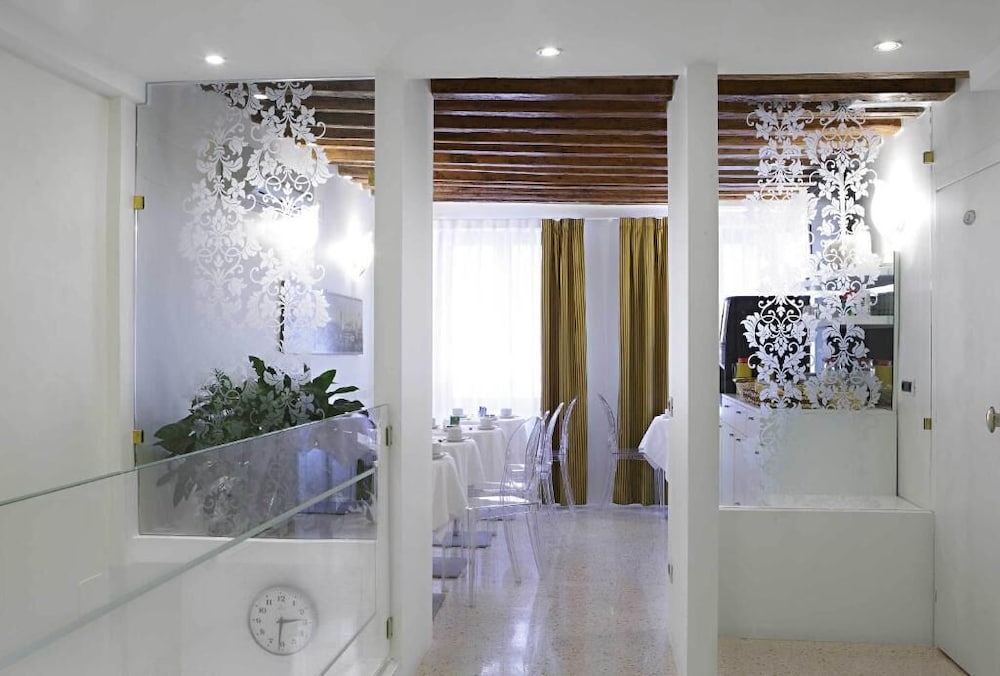 Hotel Adriatico 12/54