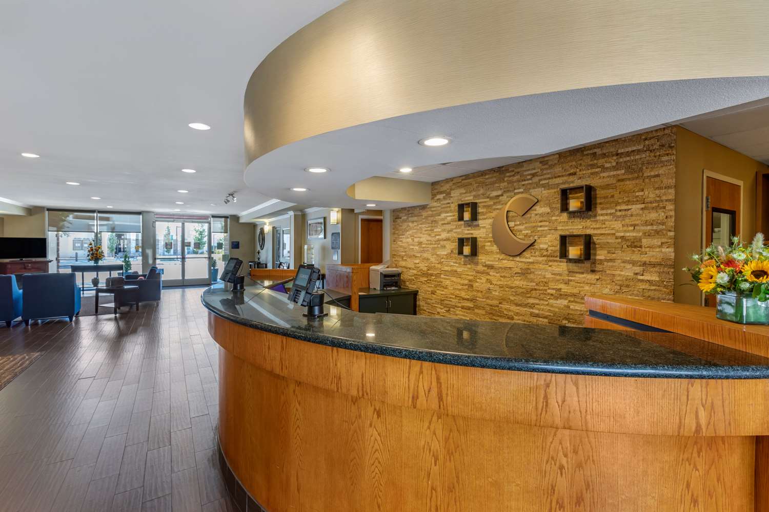 Comfort Suites Visalia - Convention Center 5/41