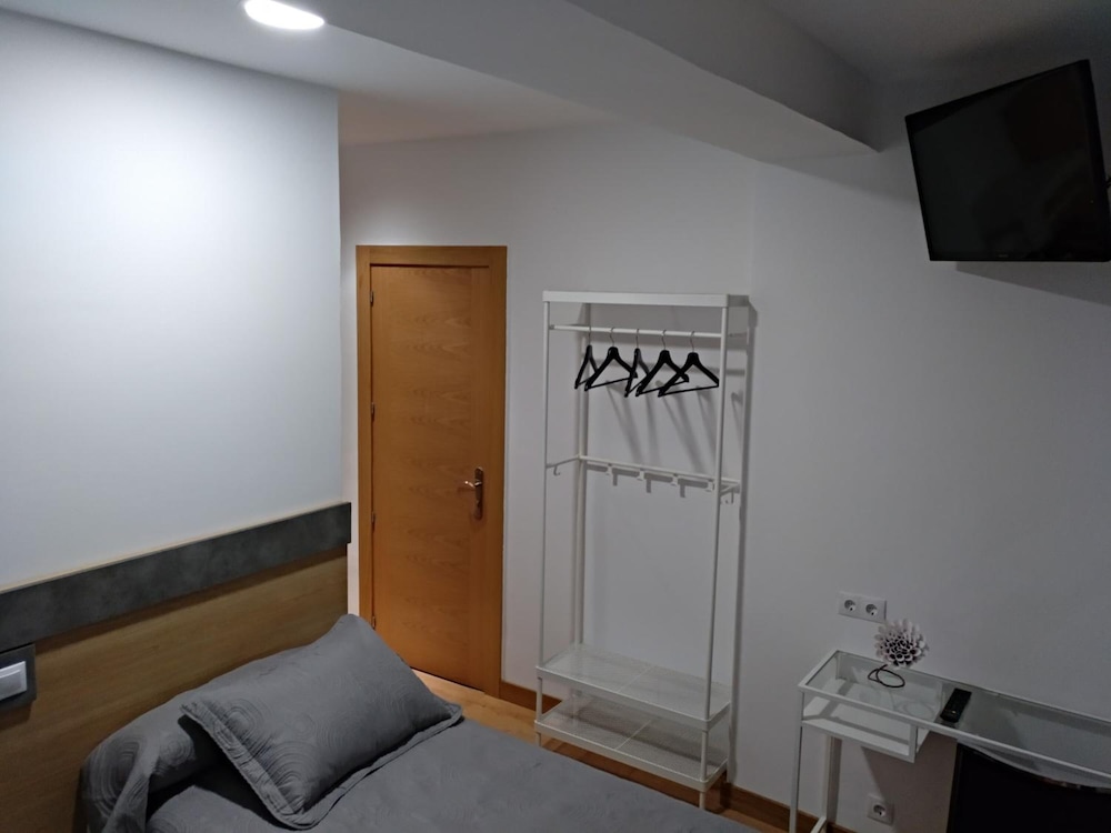 Hostal Rioja Condestable 33/48