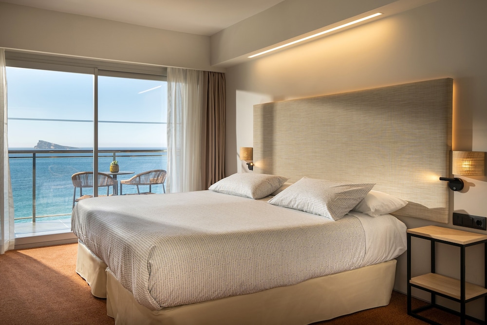 Studio, King Bed, Sea Front