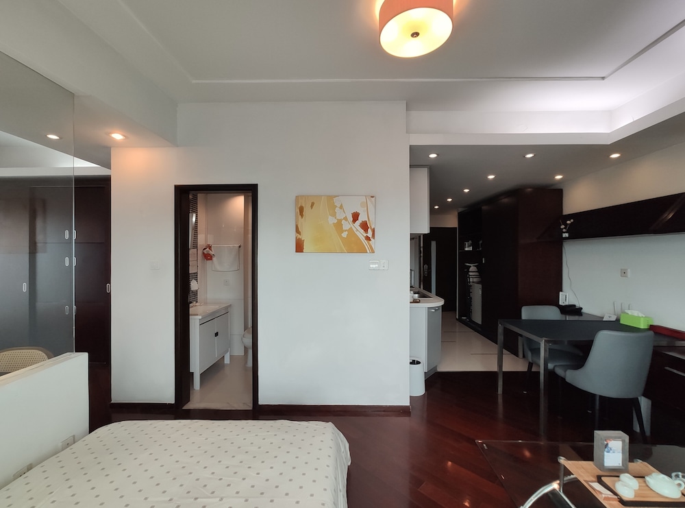 World Union Service Apartment Cosmo 10/72