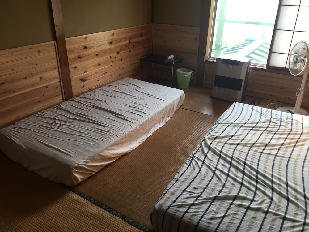 Futago Cabin 13/50