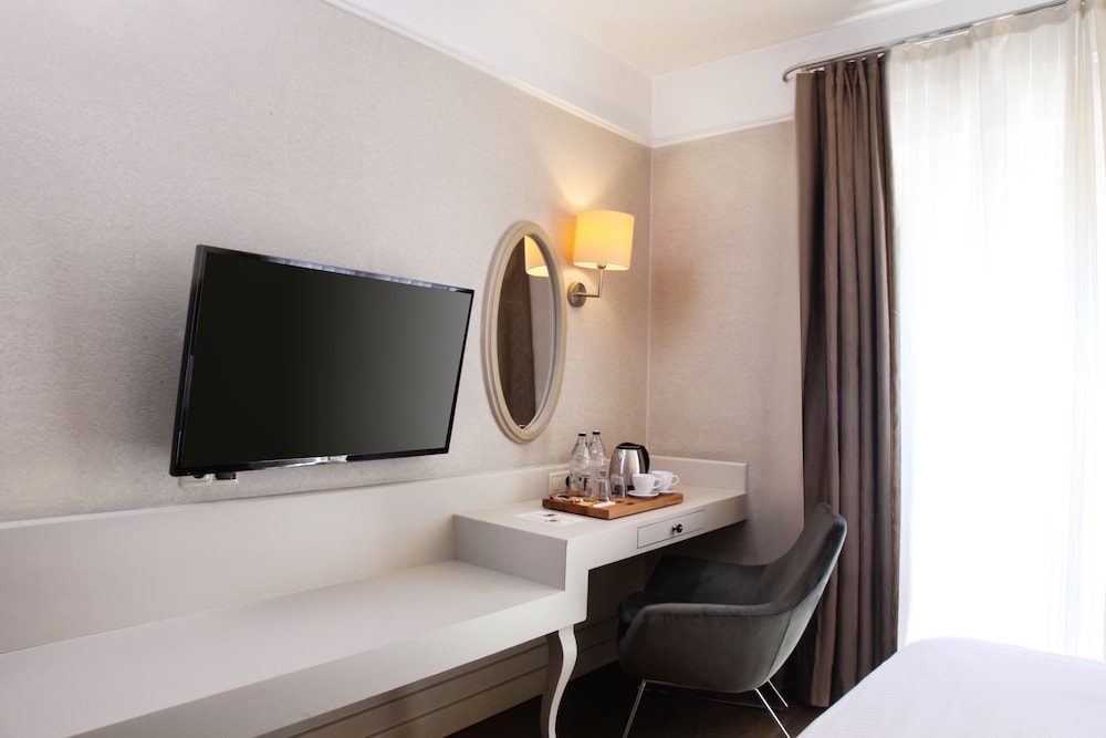 Faros Old City Hotel 65/72