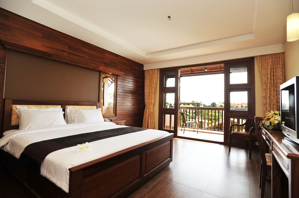 City River Hotel 13/62
