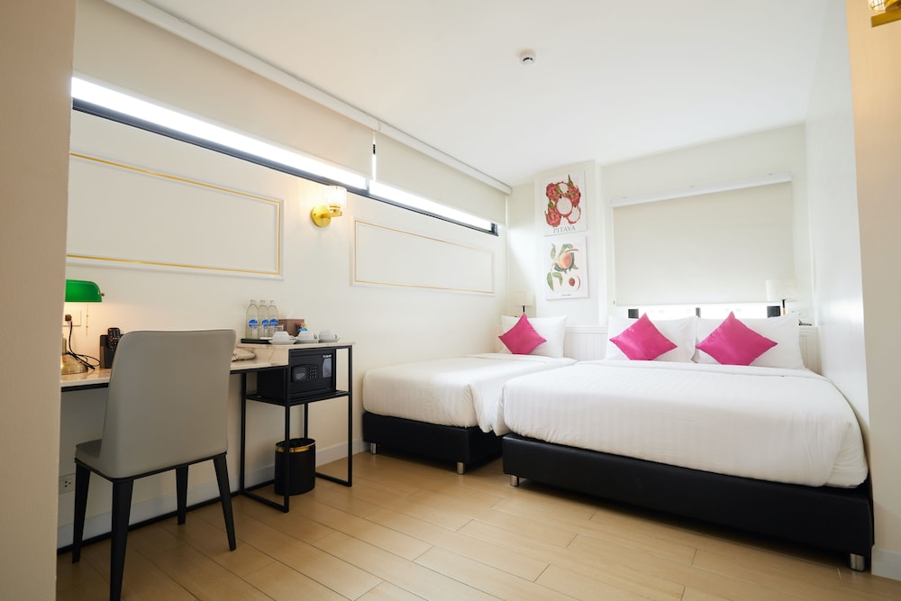 Rose Apple Hotel 10/40